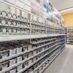 Photo du rayon peinture couleur du magasin Mr.Bricolage L'Horme