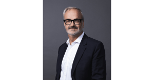 Grégoire Mayaud - Directeur Supply Chain • Direction Commerciale / Supply Chain - photo avec bandeaux blancs